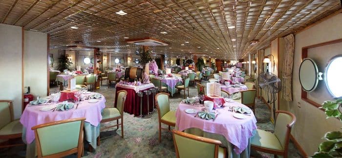 CroisiEurope MS La Belle de Cadix Restaurant 2.jpg